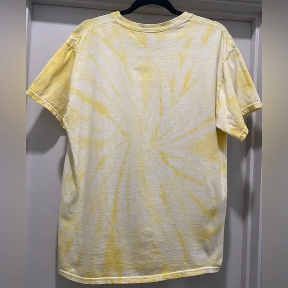 Mitchell & Ness World Champions Los Angeles Lakers Yellow Tie Dye Graphic Shirt - Picture 6 of 6